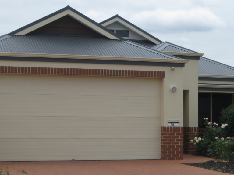 cream-garage-door-queensland